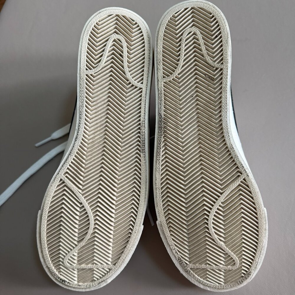 Nike White and Black Low-Top Swoosh Sneakers - Picture 3 of 7